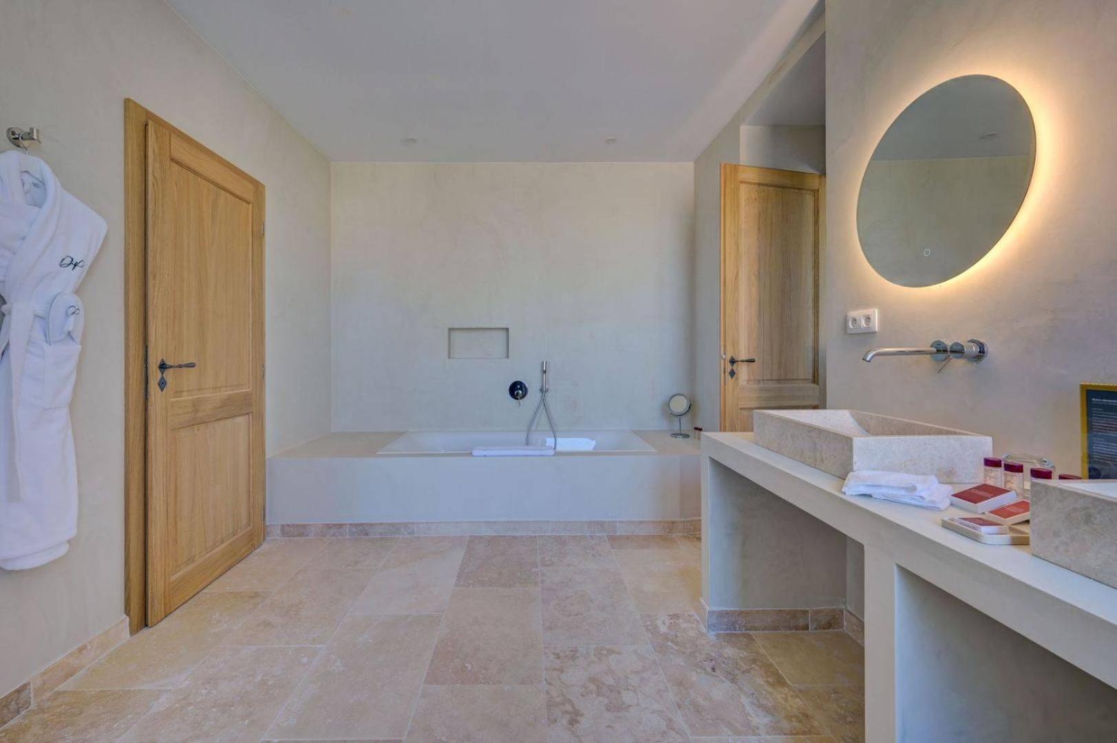 Domaine De Privadiere & Spa 위제 외부 사진
